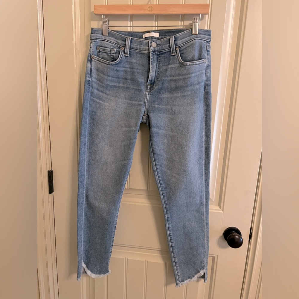 7 For All Mankind Ankle Skinny with frayed curved hem size 29